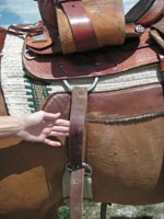 Tying a latigo 5